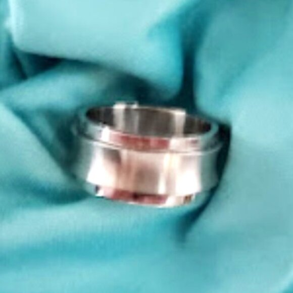 Jewelry - Sterling Silver Spinner Ring Polished Flat Band with Brushed Spinner Size 5.5